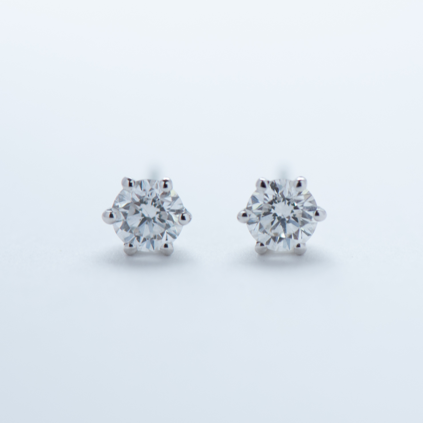 18K 0.60ct Diamond Earring