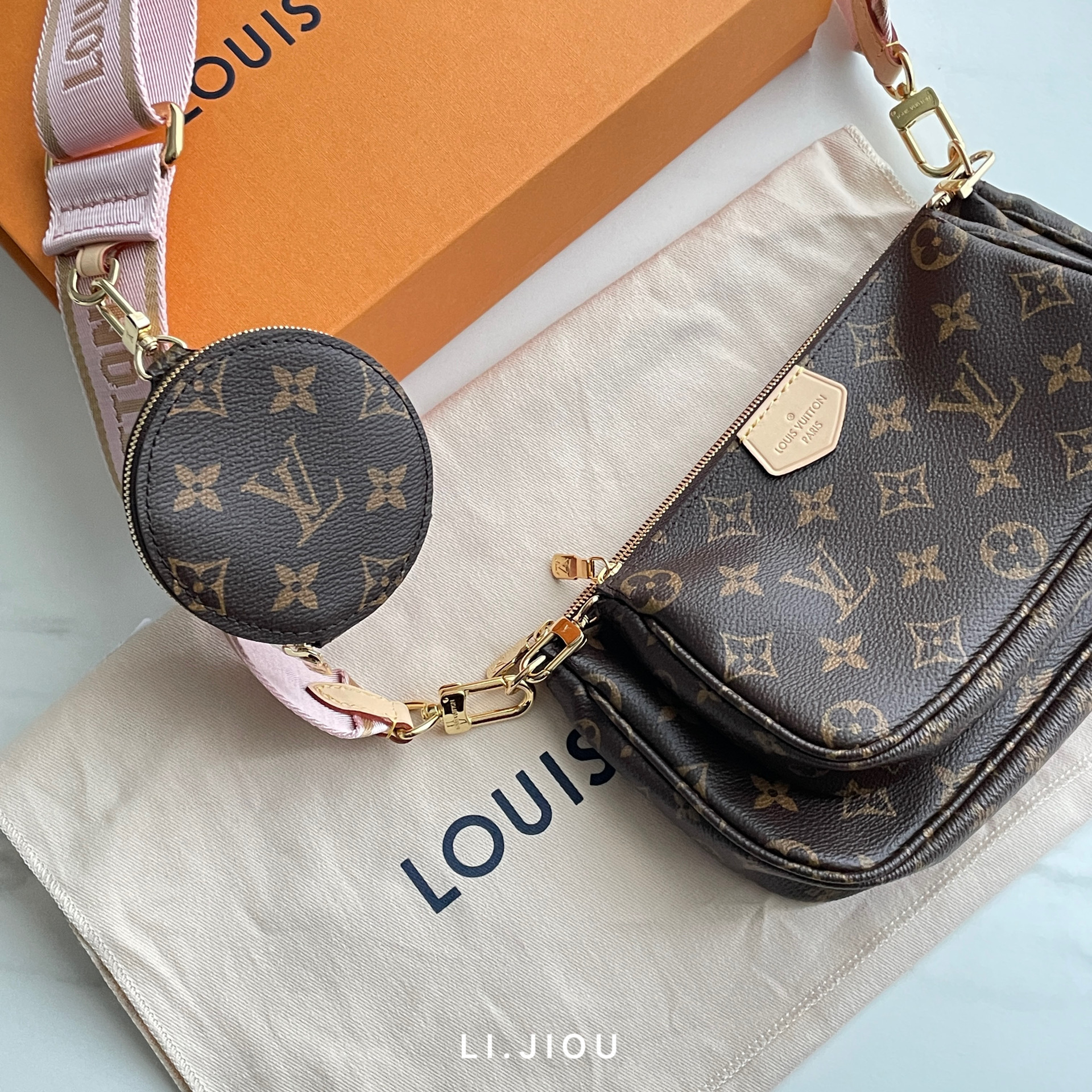 Louis Vuitton LV 粉色五合一麻將包