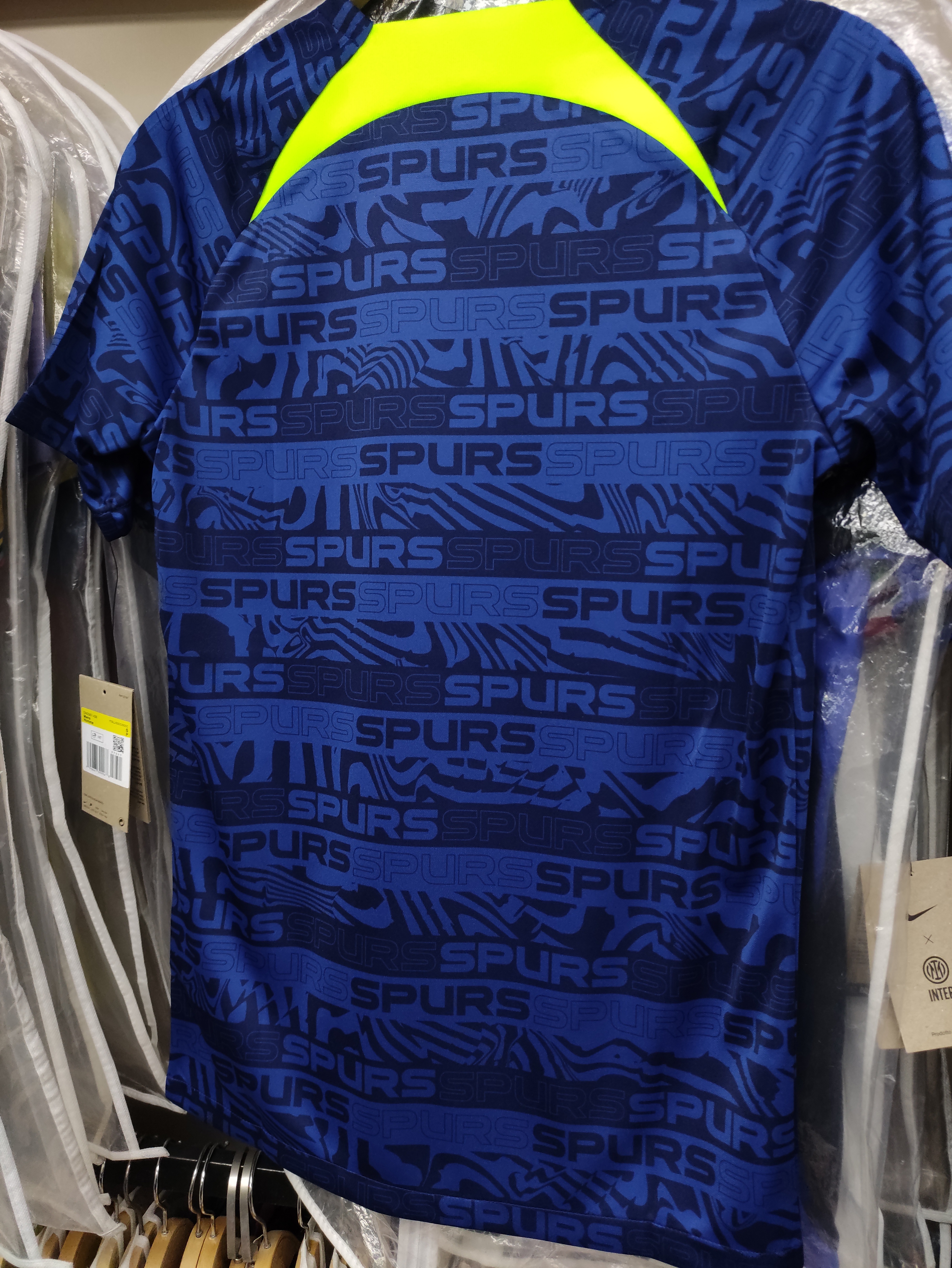 22-23熱刺Pre Match球衣