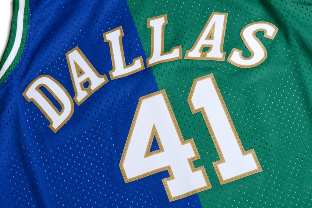 Mitchell & Ness 達拉斯獨行俠隊 Dirk Nowitzki Split 復刻 Swingman 球衣