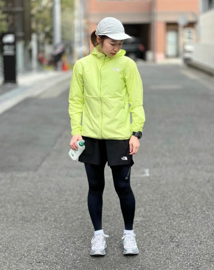 日本TNF薄型防風外套