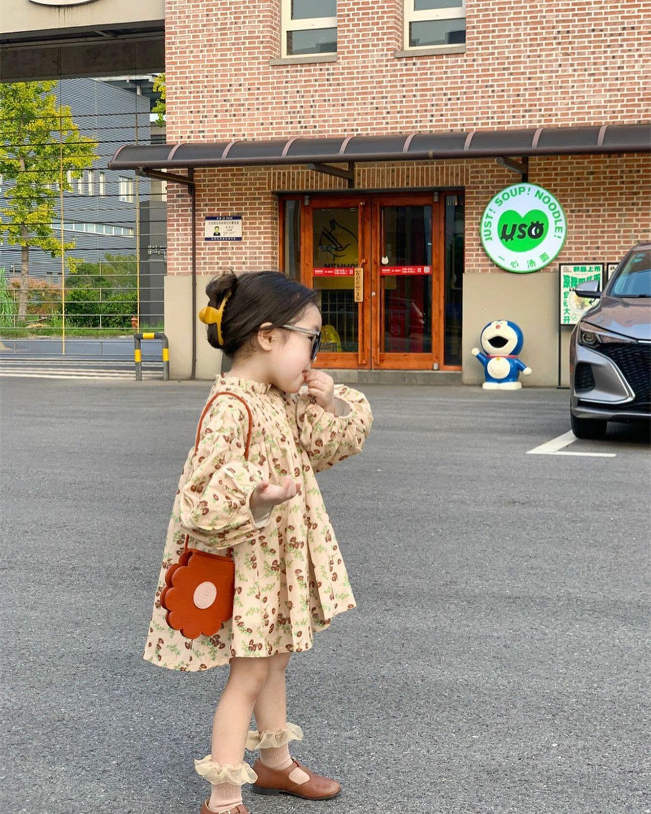 澎袖咖啡花朵洋裝