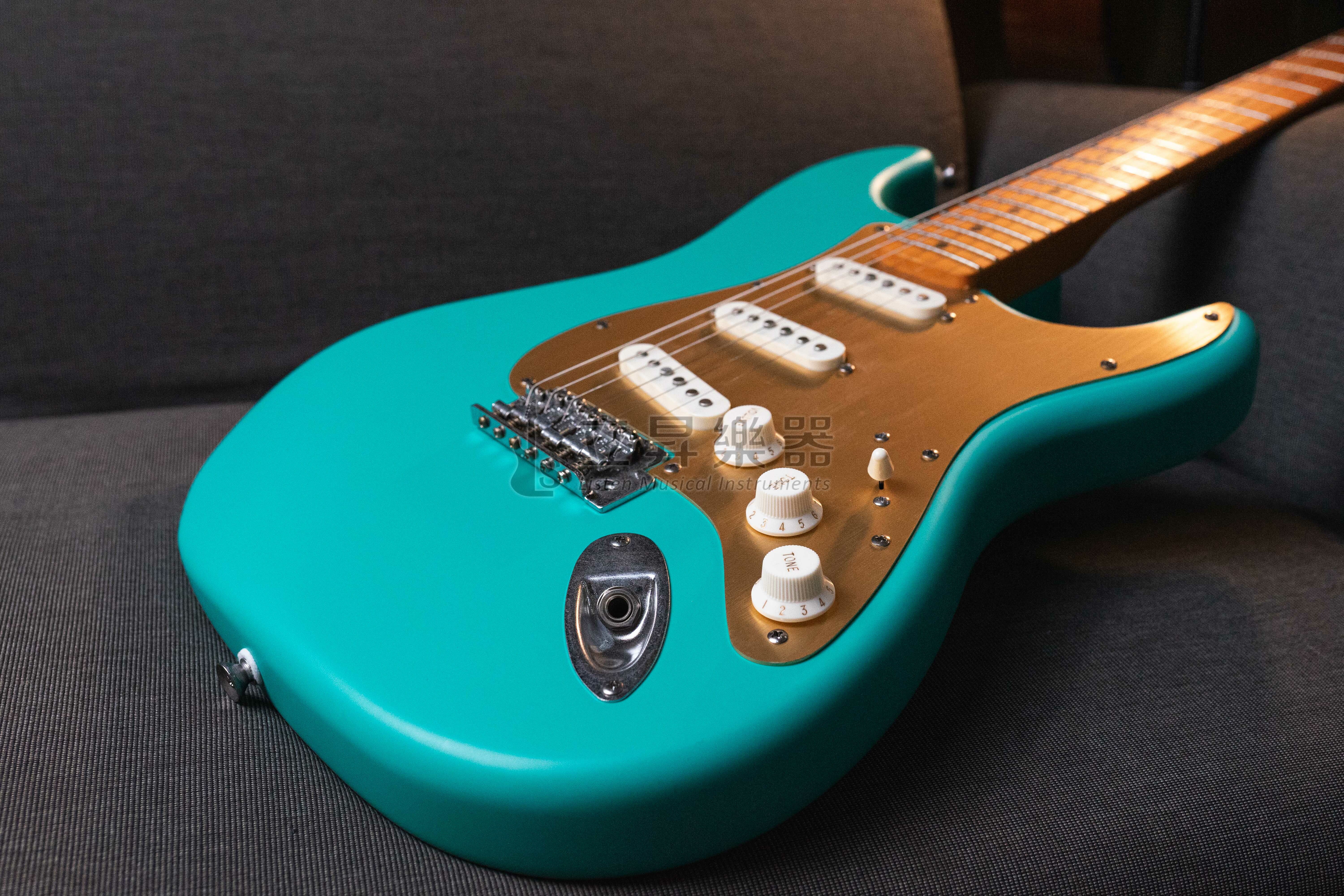 Squier 40週年限量 電吉他 40th Stratocaster MN Vintage | SSFM 霧面泡沫綠色 Squier 40週年限量 電吉他 40th Stratocaster MN Vintage | SSFM 霧面泡沫綠色 / SSNB 音速藍色 第 3 張圖片｜三峽吉他 / Bass