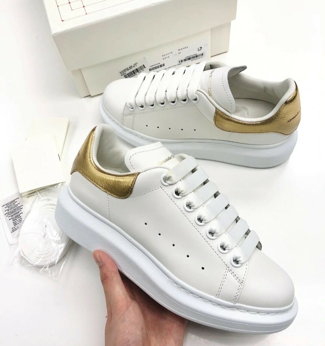 Alexander McQueen 金尾厚底小白鞋