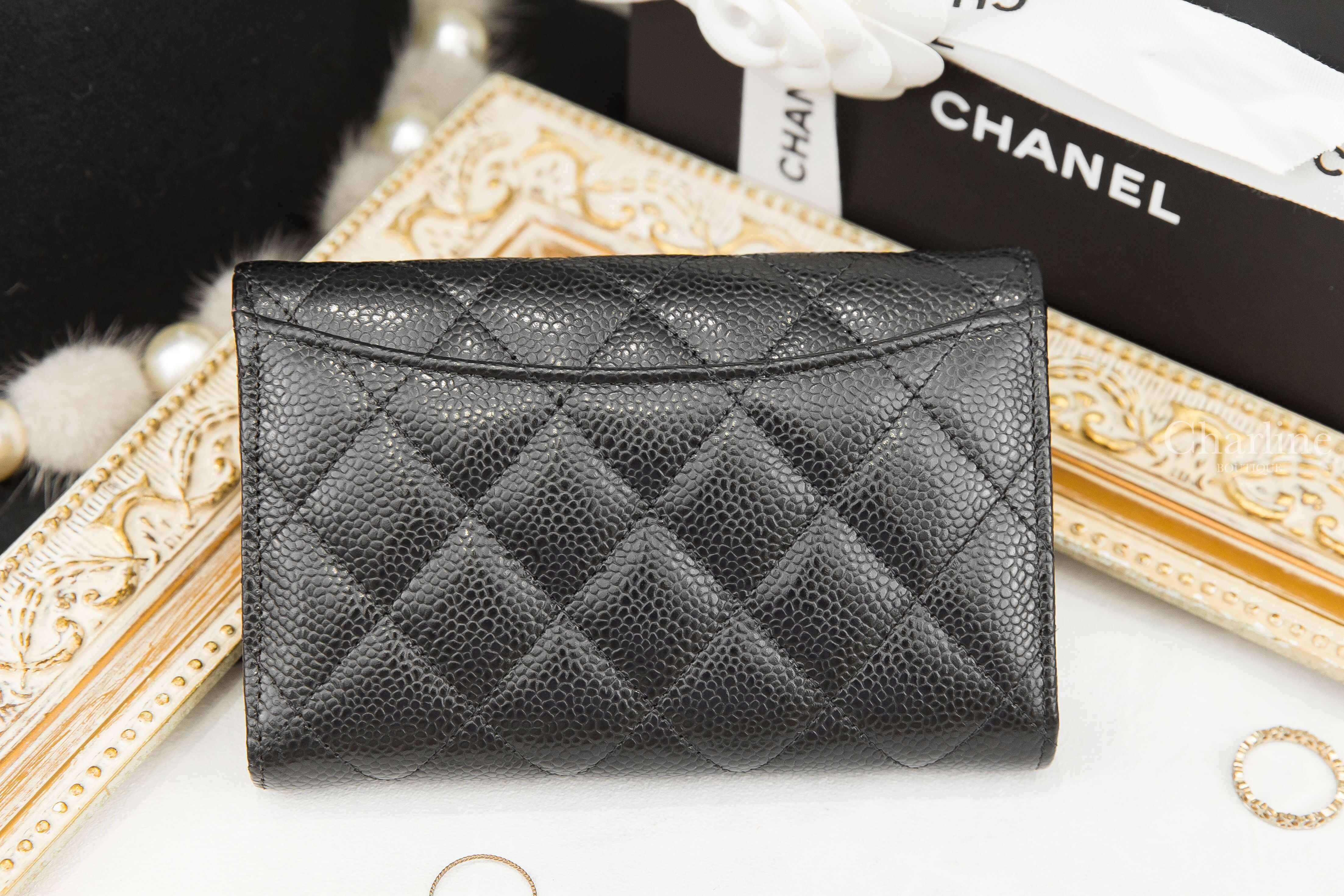 Chanel Medium Flap Wallet 黑色銀CC荔枝菱格紋前釦式中夾-Charline Boutique 精品代購