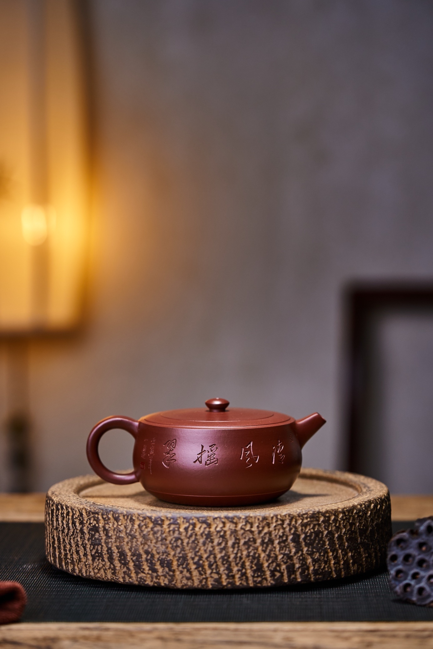 【竹韻】-- 壺身較為飽滿，比例協調，壺身細膩柔和，自然流暢，宛若天成