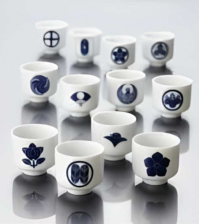 丸モ高木陶器 五勺家紋清酒杯 H Set (一套6隻)