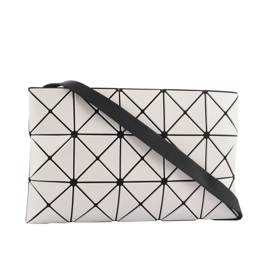 【ISSEY MIYAKE三宅一生】BAO BAO LUCENT 3X5 霧面斜背包(淺灰色)