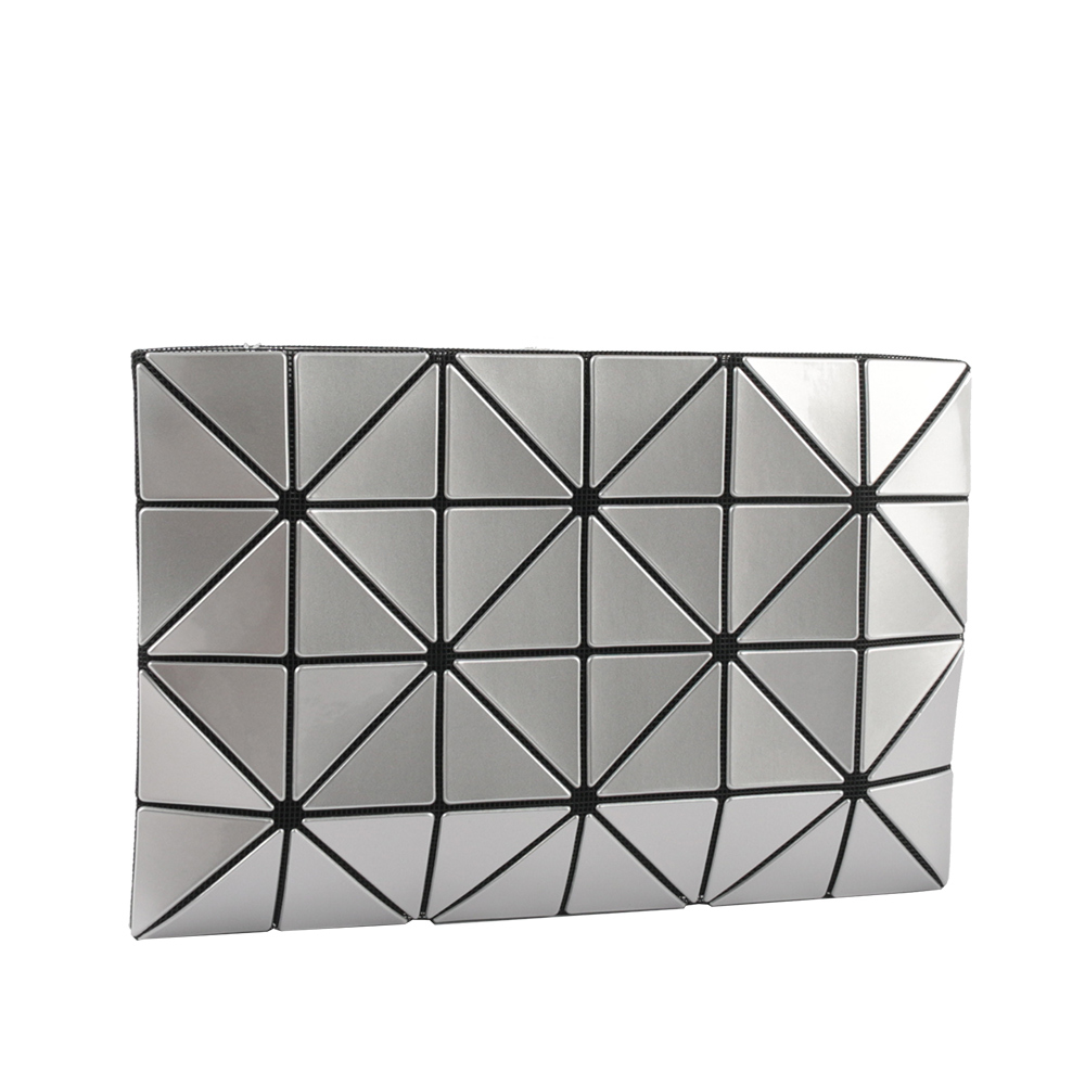 【ISSEY MIYAKE三宅一生】BAO BAO LUCENT 4X6 亮面萬用手拿包(銀色)