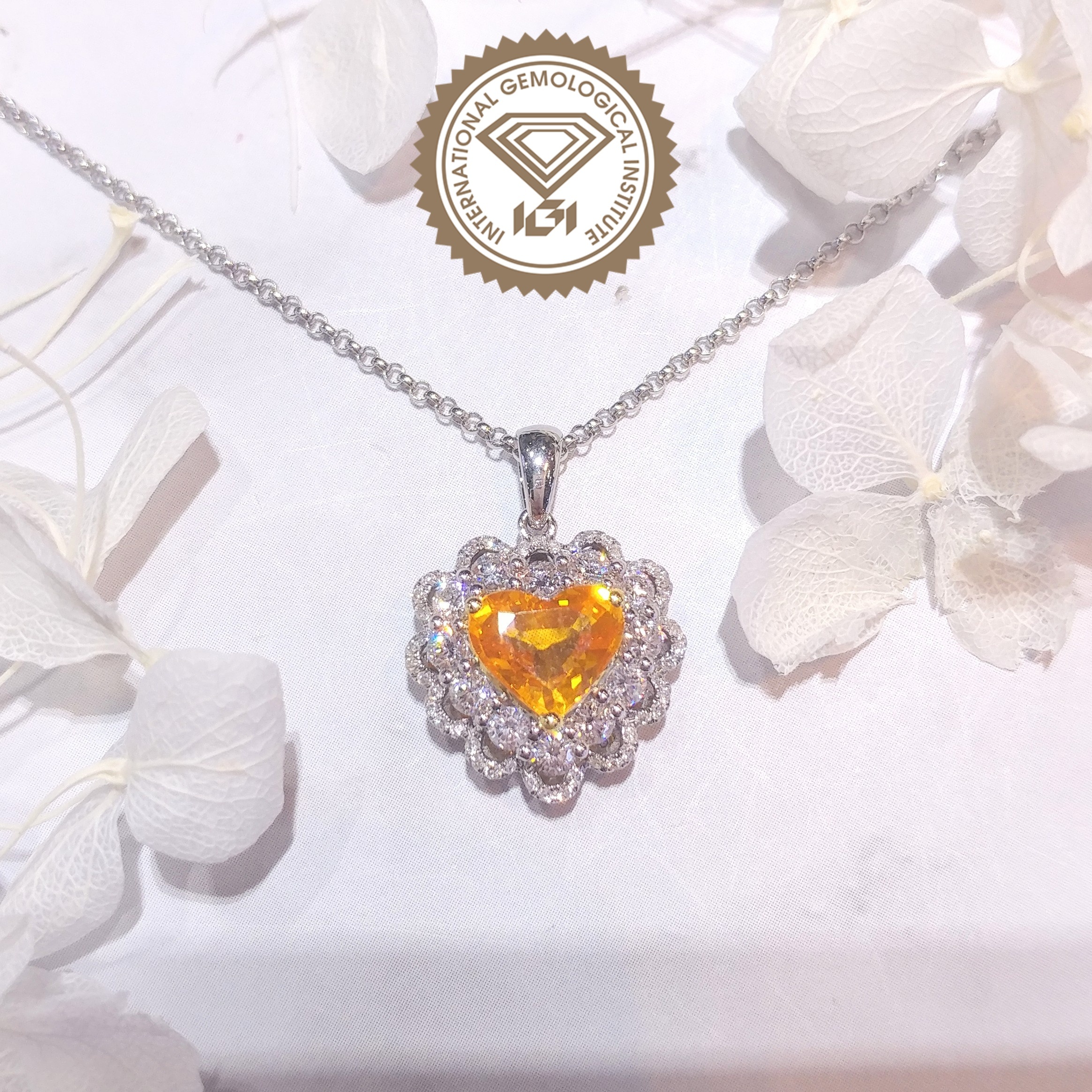 18K Gold 1.02ct Sapphire and Diamond Pendant