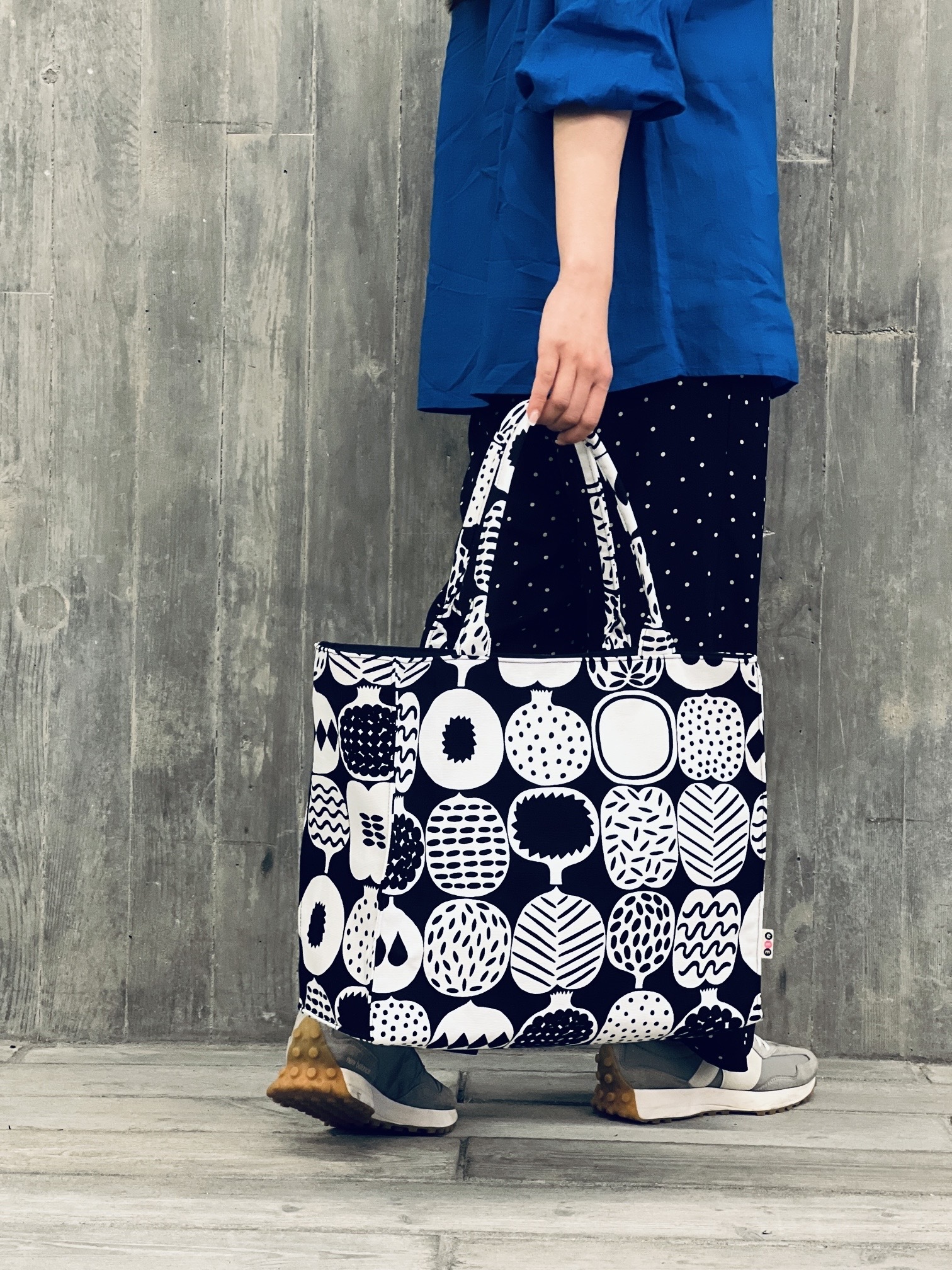 Shoulder Box bag | Marimekko 黑白色生果 Canvas Fabric