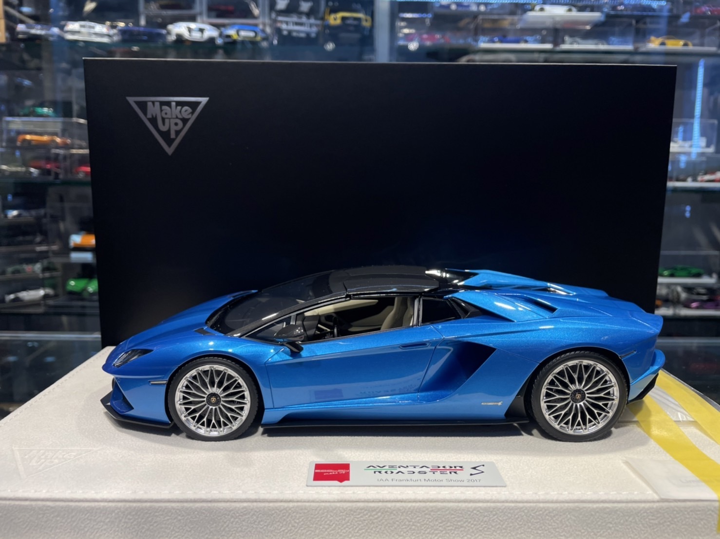 MakeUp EML055A Lamborghini Aventador S Roadster 1/18