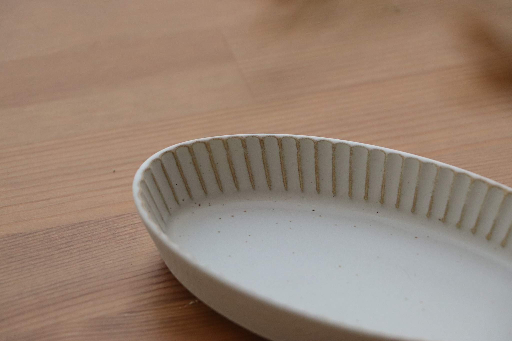 美濃燒 華蝶扇 刻紋 橢圓深皿