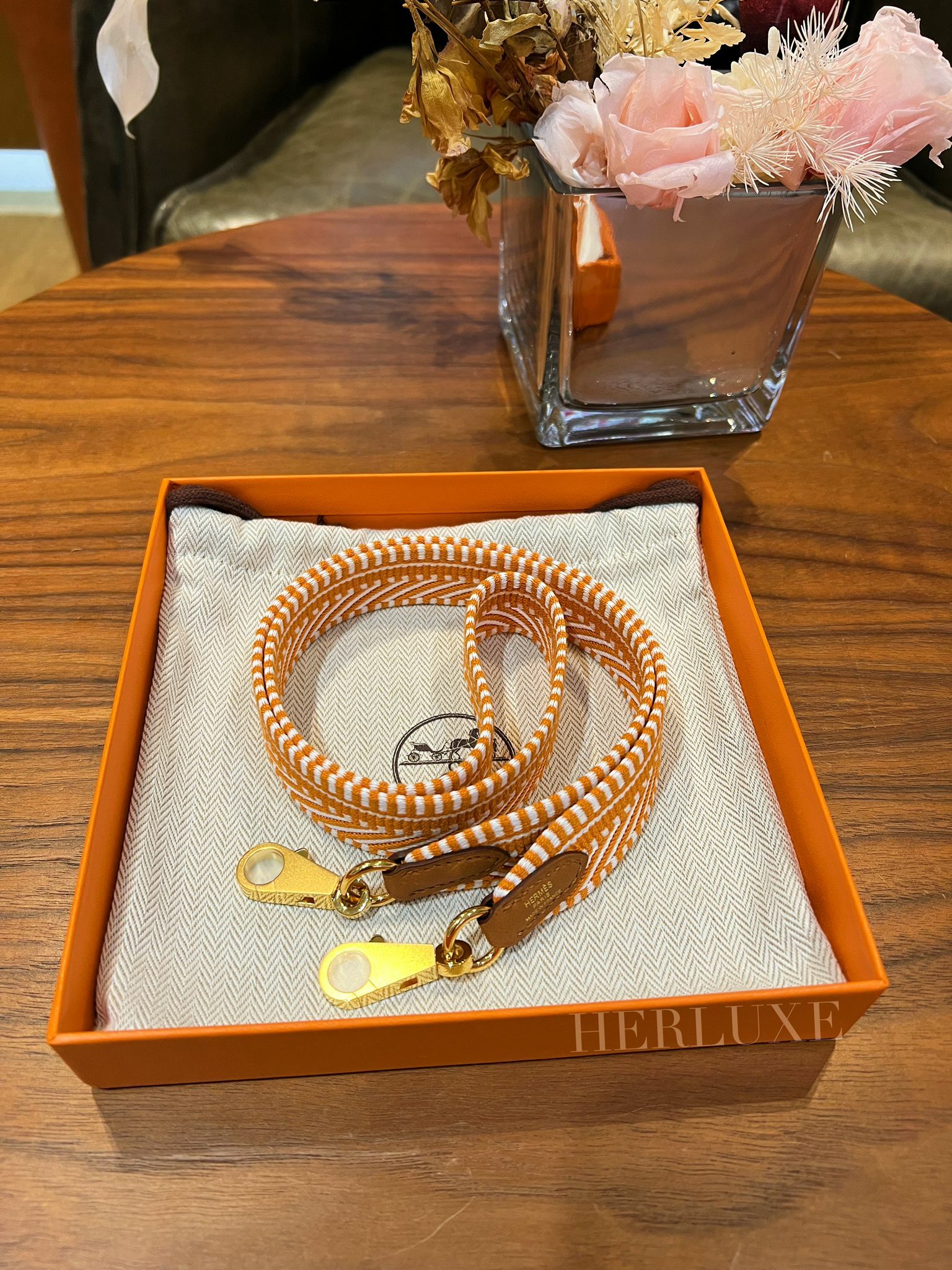 大扣肩帶 Bandouliere 25mm sangle cavale/ veau swift grand mousqueton abricot- ecru/gold cc 85cm