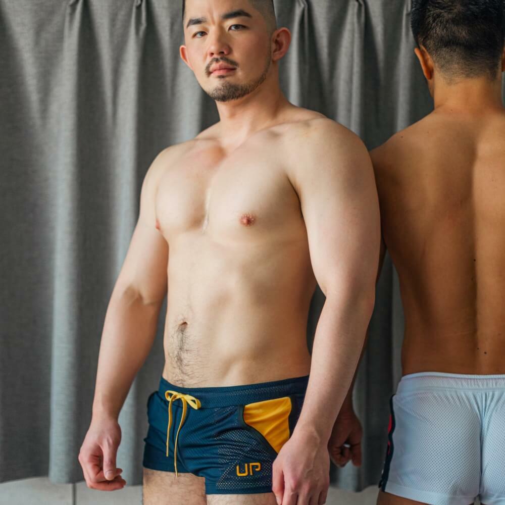 Mesh UP 2.0 超短運動褲 海軍藍/密歇根黃