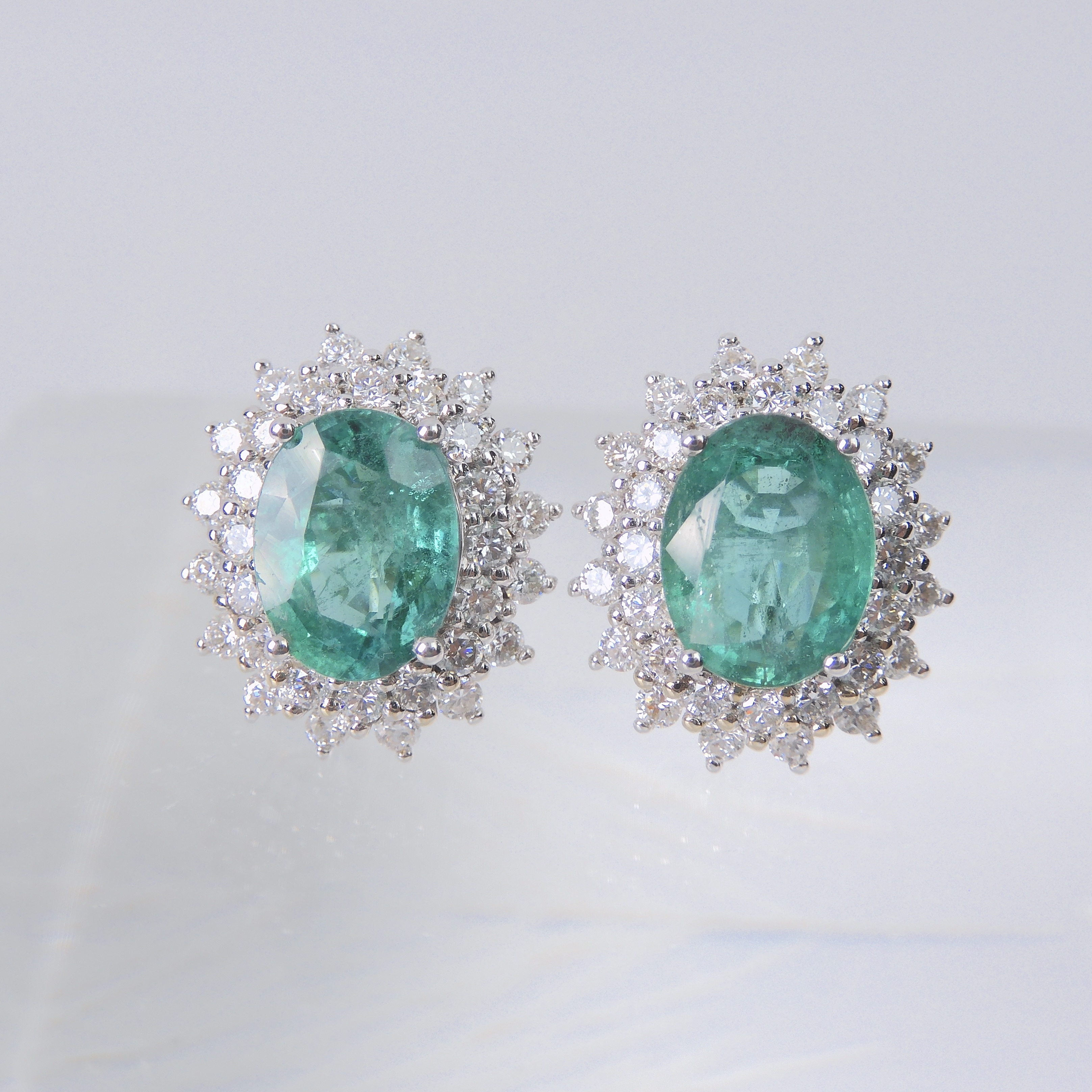 18K金 2.91ct 綠寶石耳釘 (配國際證書)