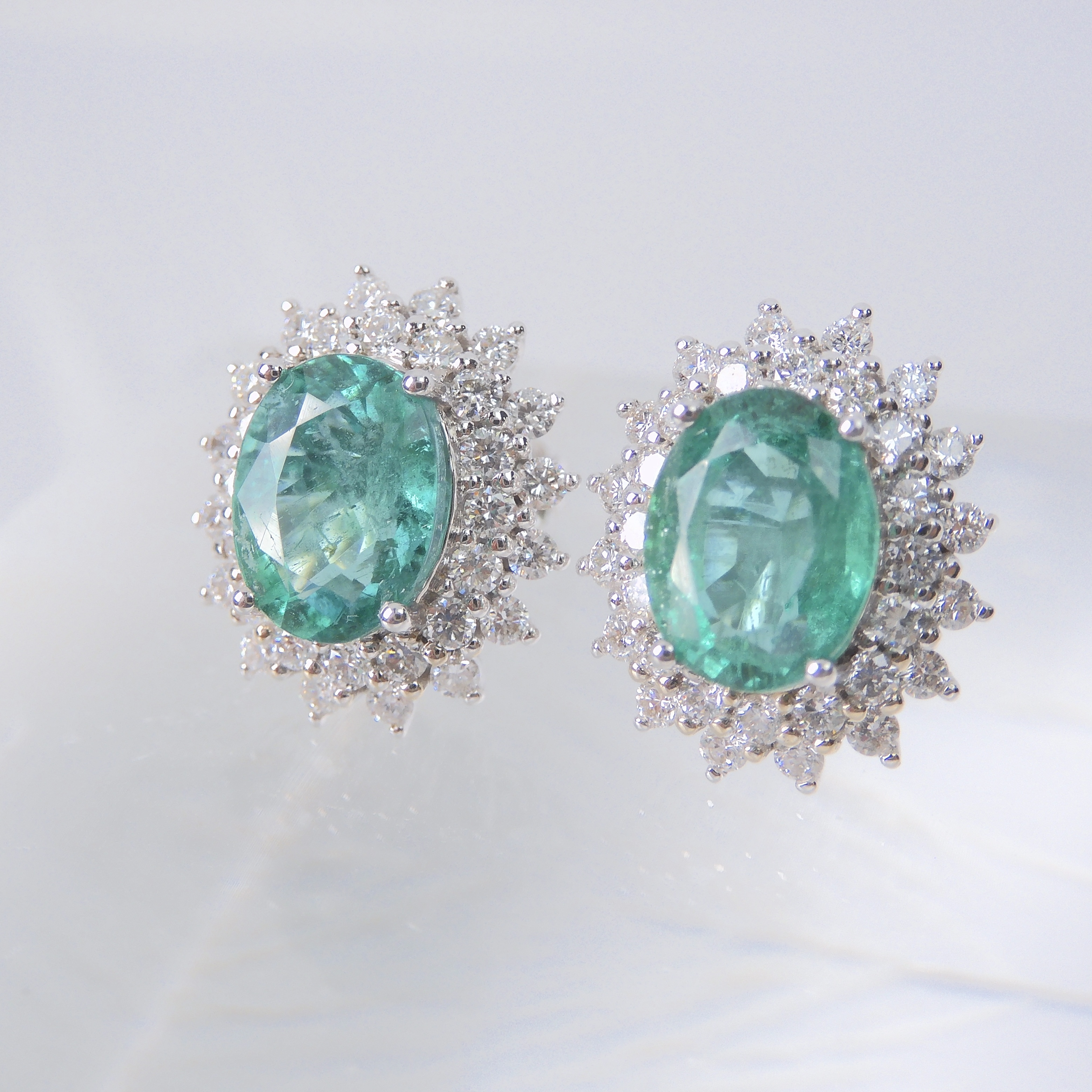 18K金 2.91ct 綠寶石耳釘 (配國際證書)