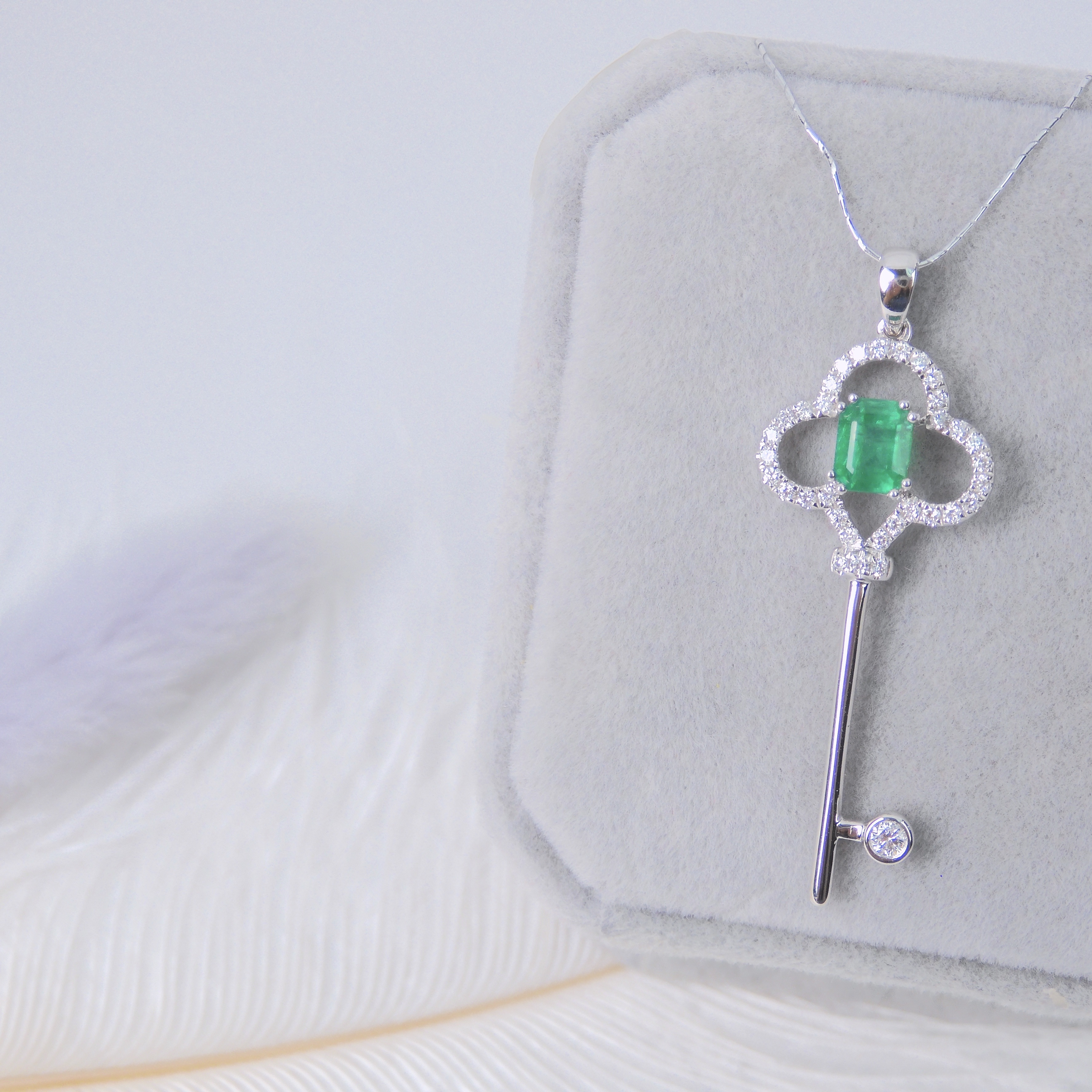 18K金 0.57ct 綠寶石吊墜