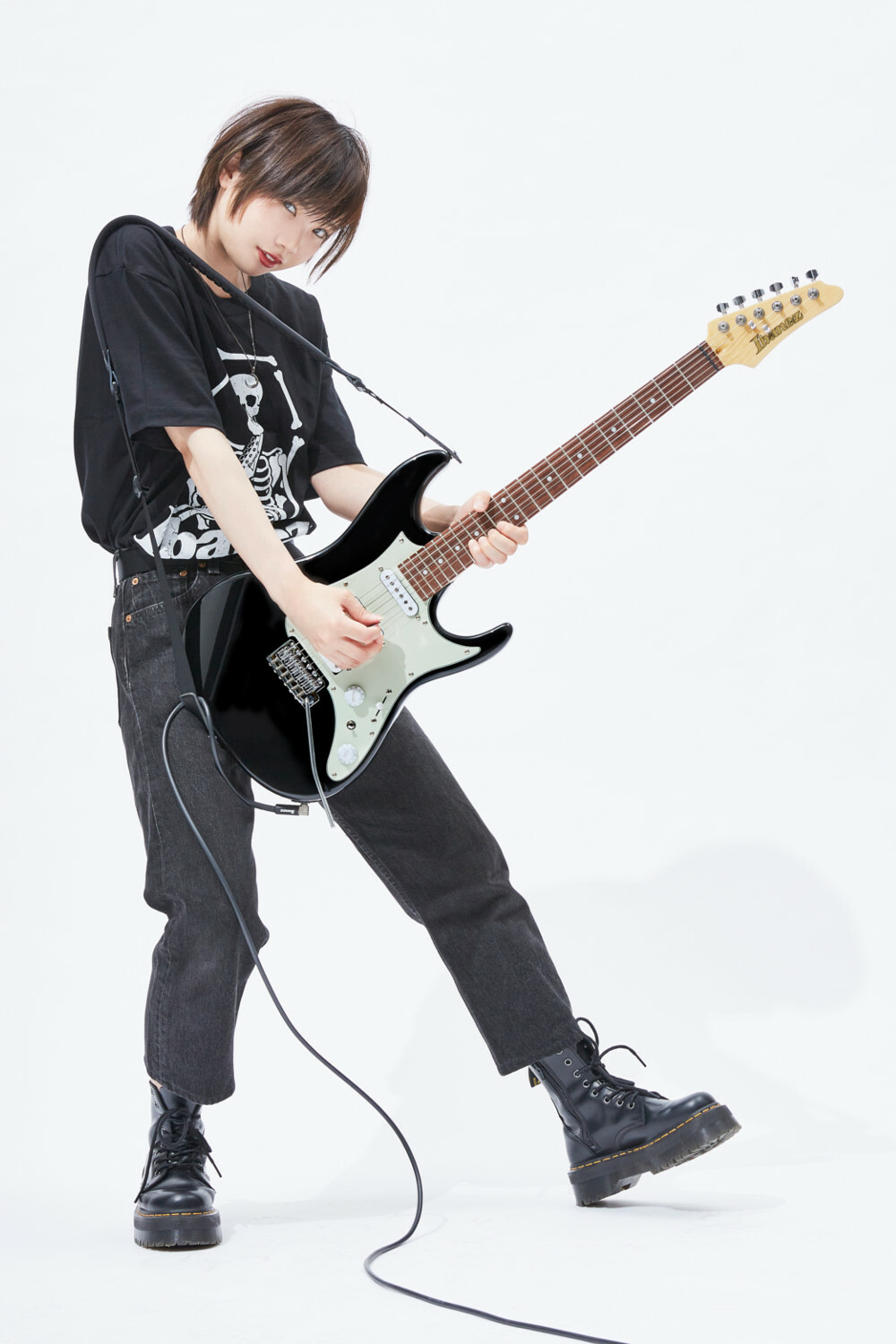 Ibanez AZES40-BK 單單雙 黑色 電吉他