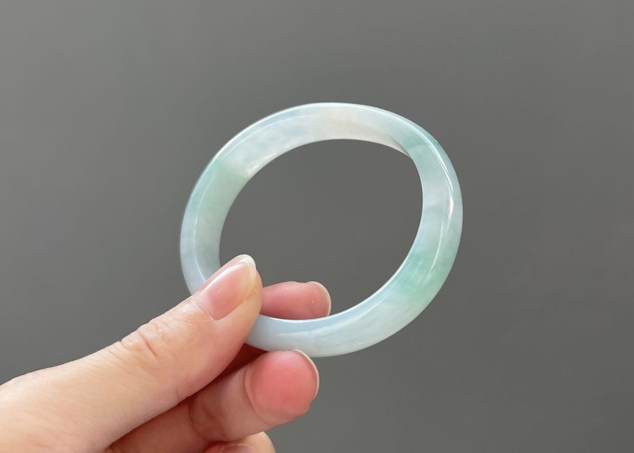 冰潤果綠貴妃鐲