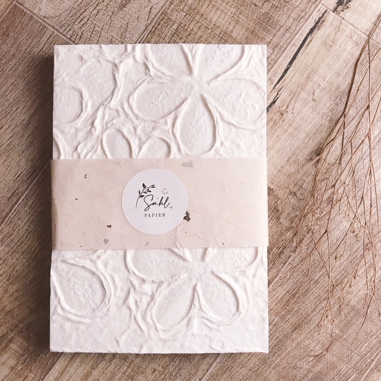 Cikitacikii | 浮雕 手工紙