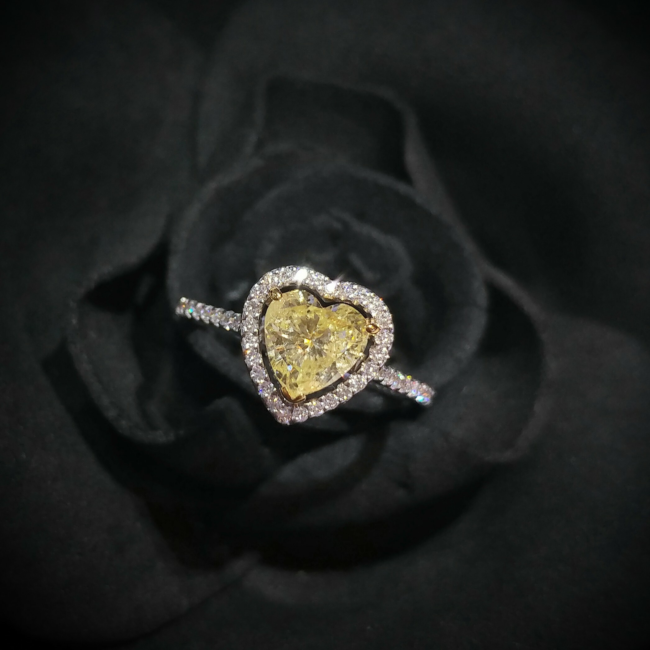 18K Gold 1.27ct Fancy Yellow Heart Shaped Diamond Ring