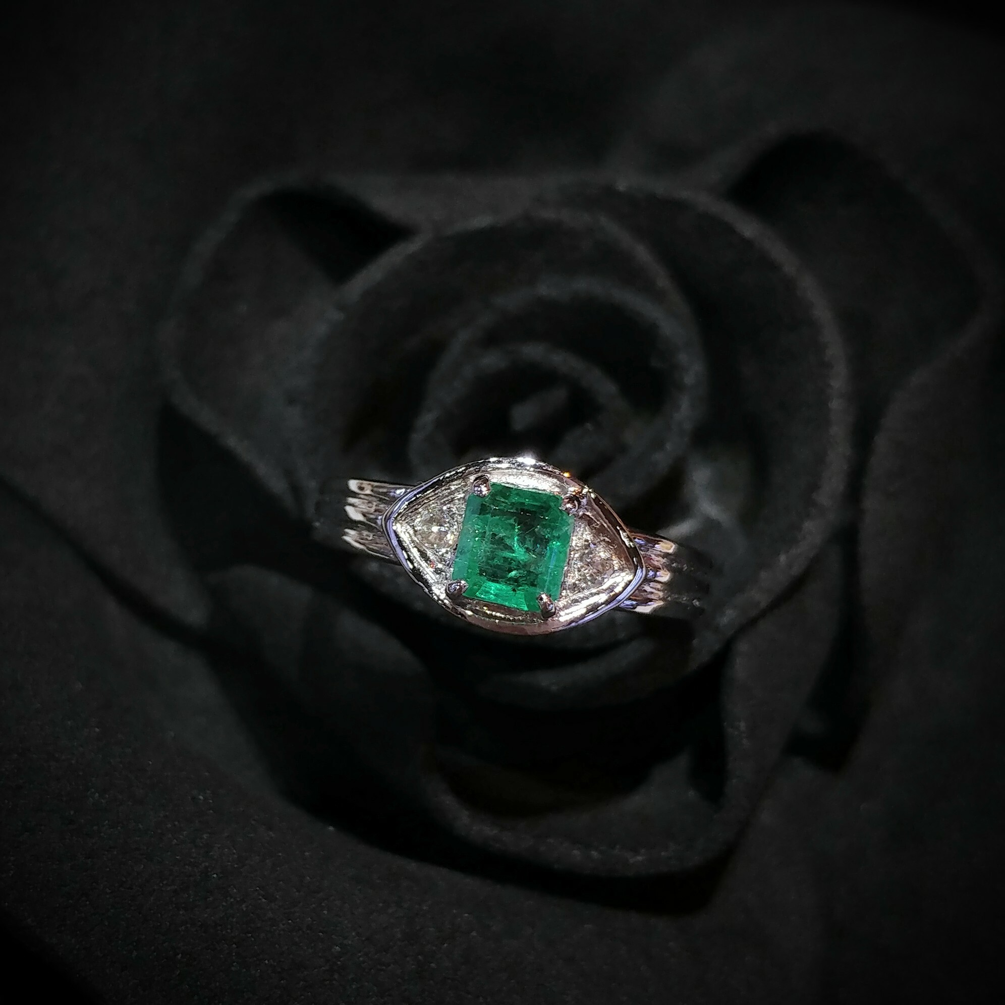 18K White Gold 0.45ct Emerald and Diamond Ring
