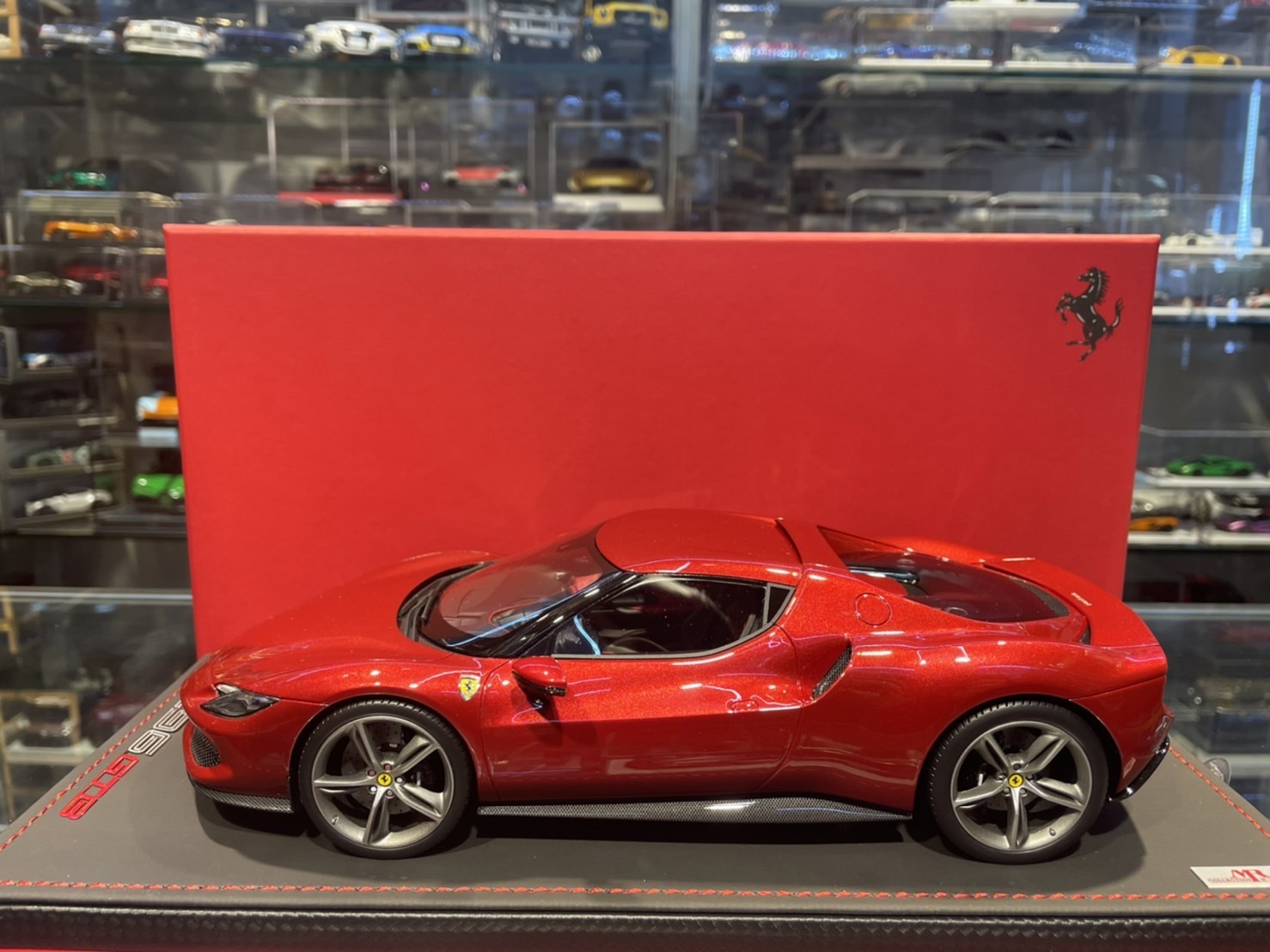 Ferrari 296 GTB MR Collection 1/18 – Giallo Tristato – Limited à 99 Exemplaires – FE035C