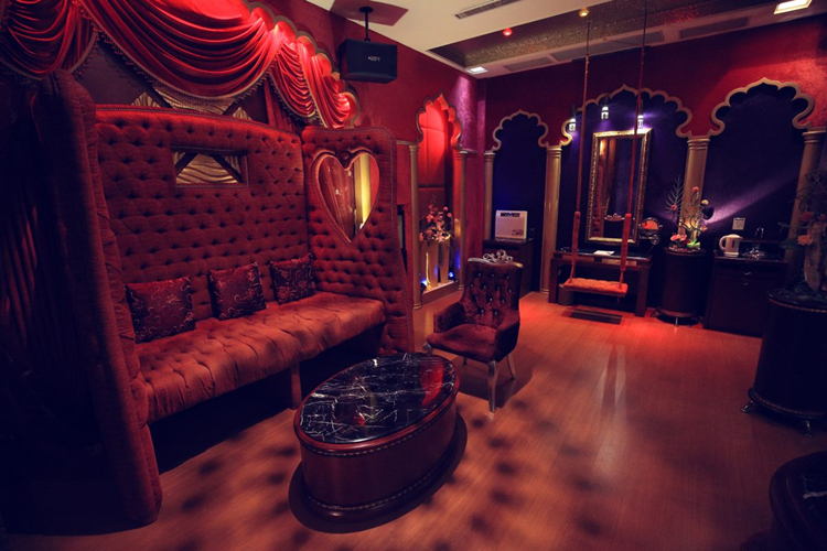 【永和】愛摩兒時尚旅館 紅磨坊客廳