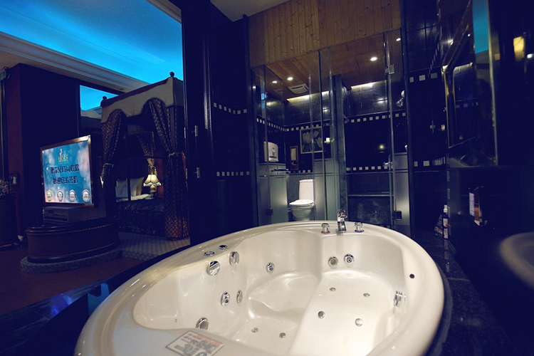 【永和】愛摩兒時尚旅館 華納威秀浴間