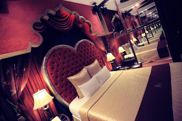 【永和】愛摩兒時尚旅館 紅磨坊