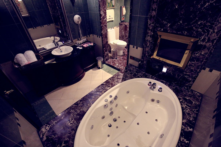 【永和】愛摩兒時尚旅館 情趣雅閣浴間