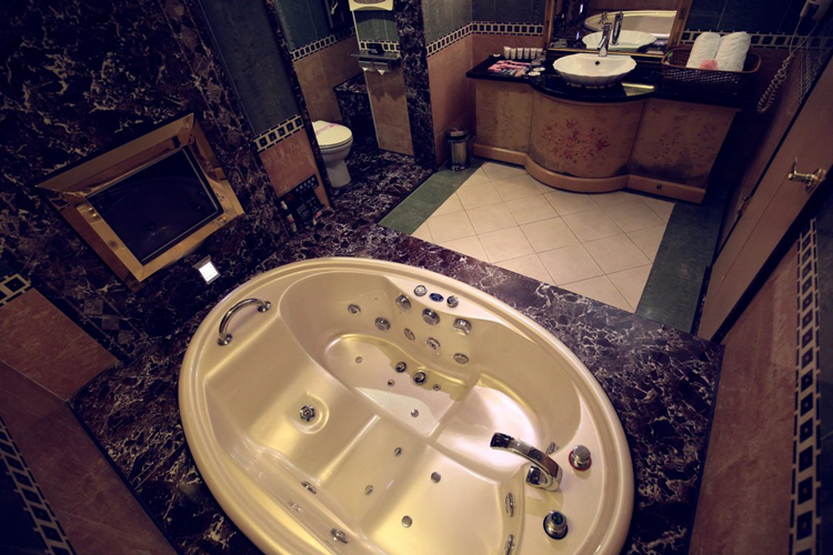 【永和】愛摩兒時尚旅館 休閒雅閣浴間