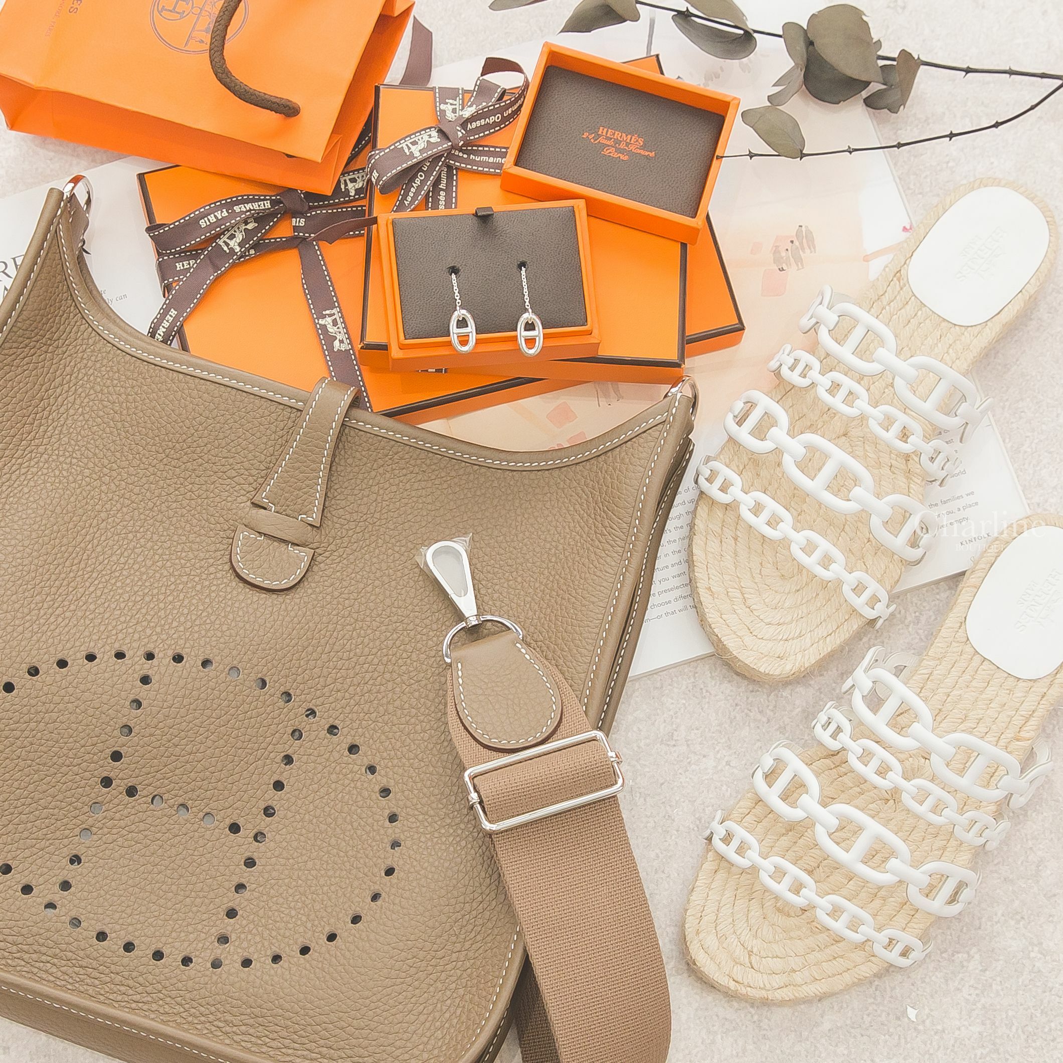 Hermès Evelyne 29cm 大象灰銀釦肩背包,Hermès Farandole Earrings 銀色θ銀飾垂墜耳環,Hermès Espadrille 白色大小山羊皮θ草編平底拖鞋-Charline Boutique 精品代購