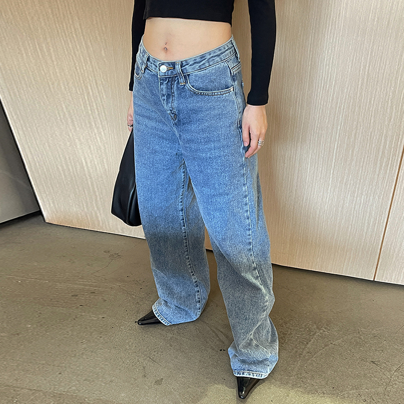 水洗寬鬆牛仔褲