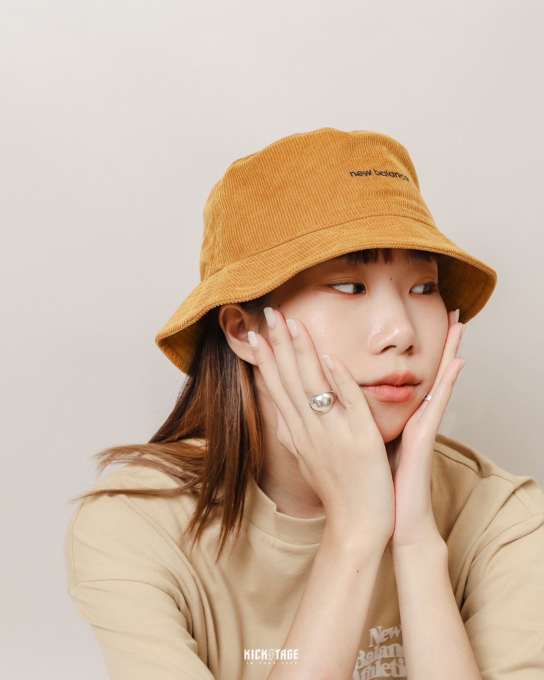 NEW BALANCE WASHED CORDUROY BUCKET HAT 黑色駝色