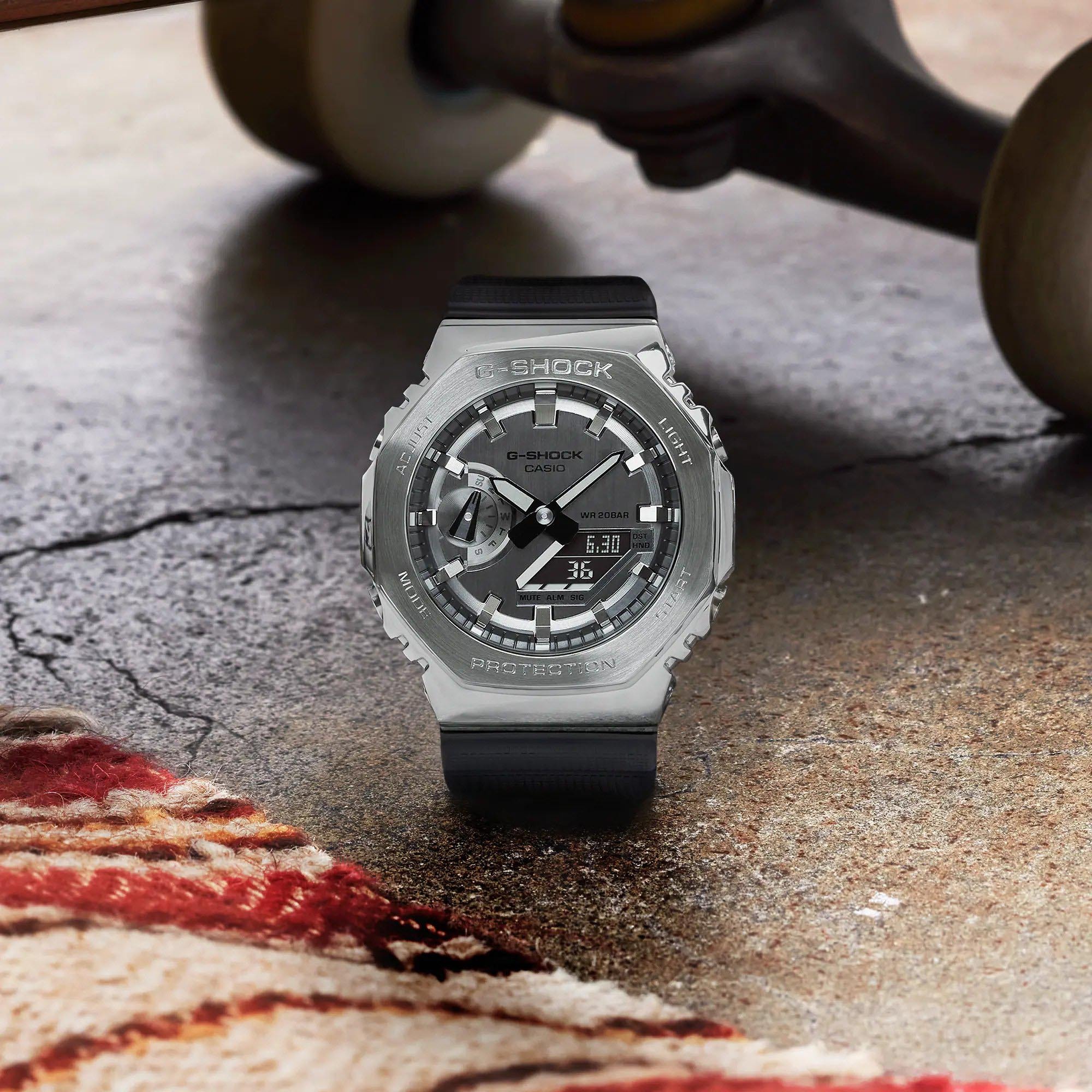 Casio G-Shock GM-2100-1A CasiOak Metal Case Men Watch Casio G-Shock GM-2100-1A CasiOak Metal Case Men Watch