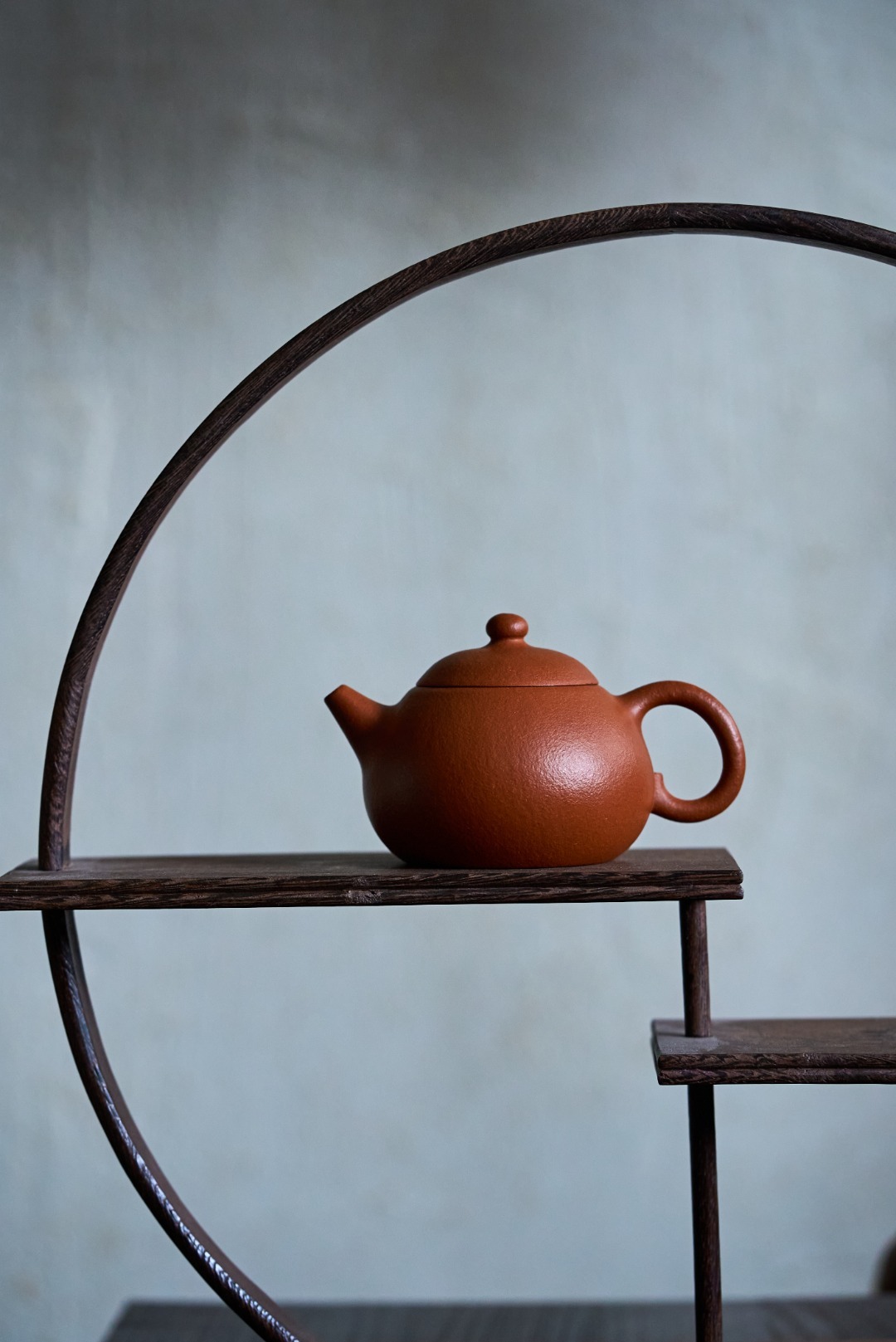 【文旦】--飽滿的壺腹，似乎讓人看到西施壺那樣的女子自然之美，更猶如一顆青澀的柚子，味盡在口而意無窮