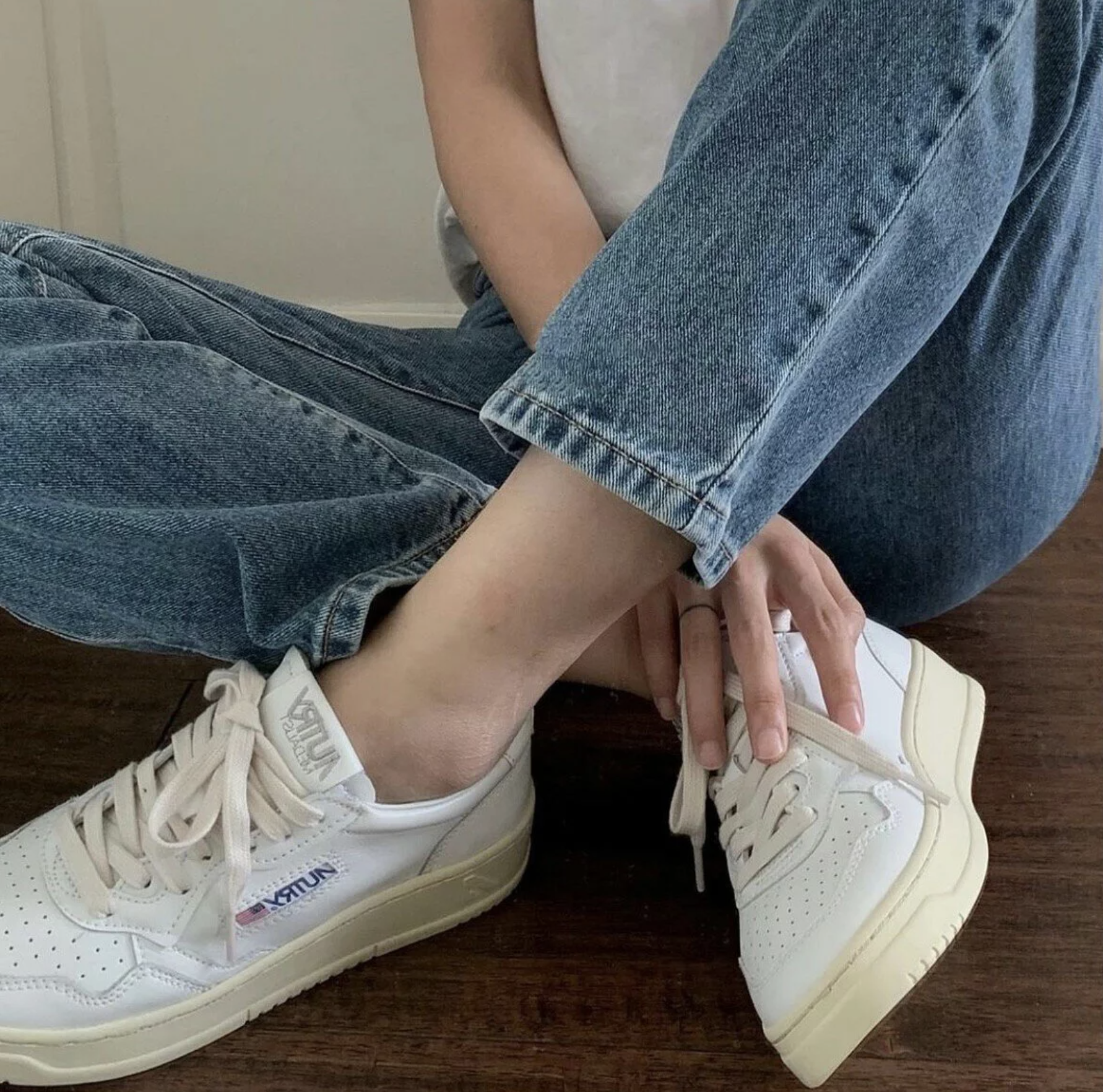 現貨 | Autry Medalist Low Leather 白 小牛皮 小白鞋