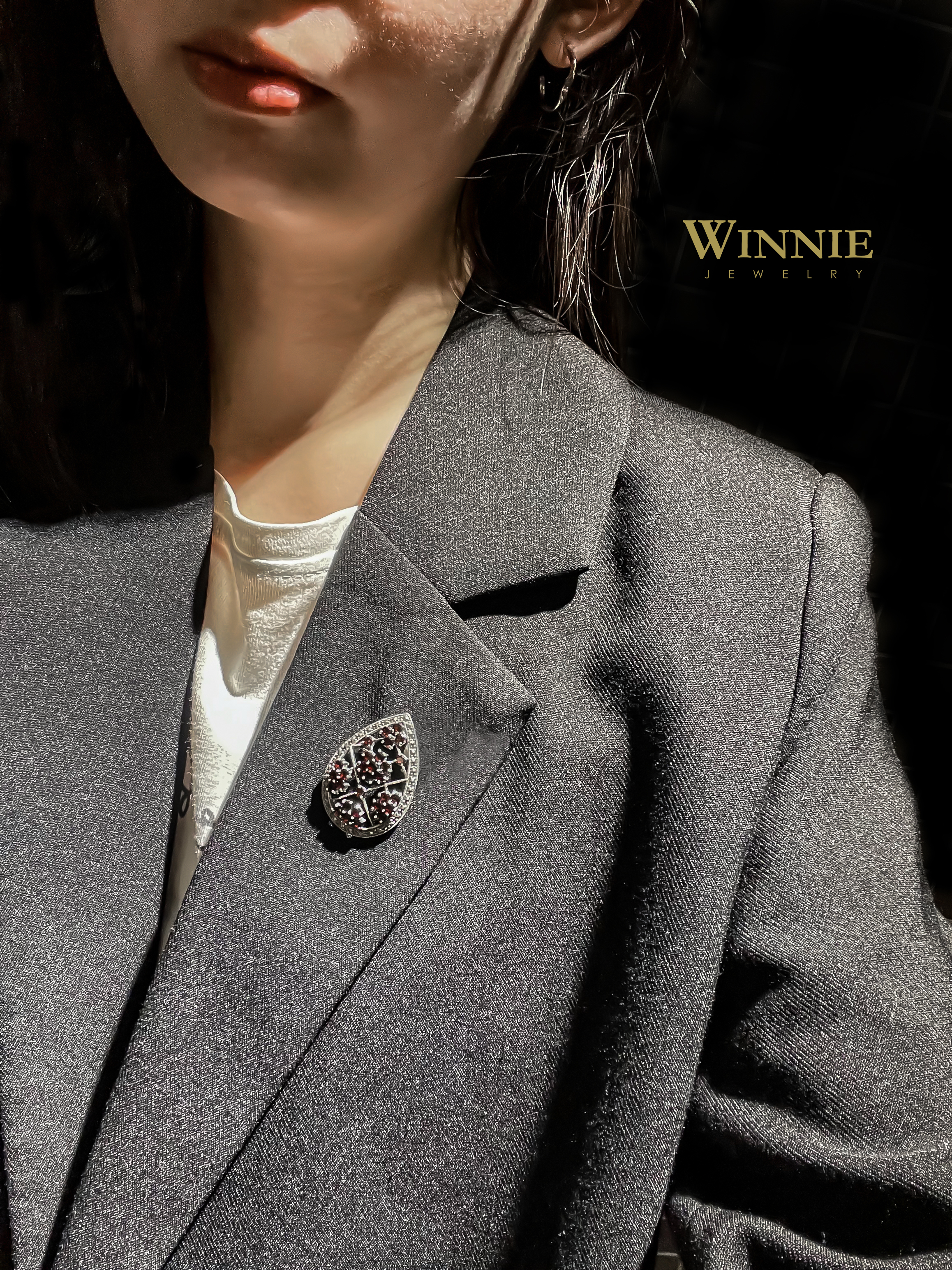 石榴石水滴窗花胸針(OP0105)