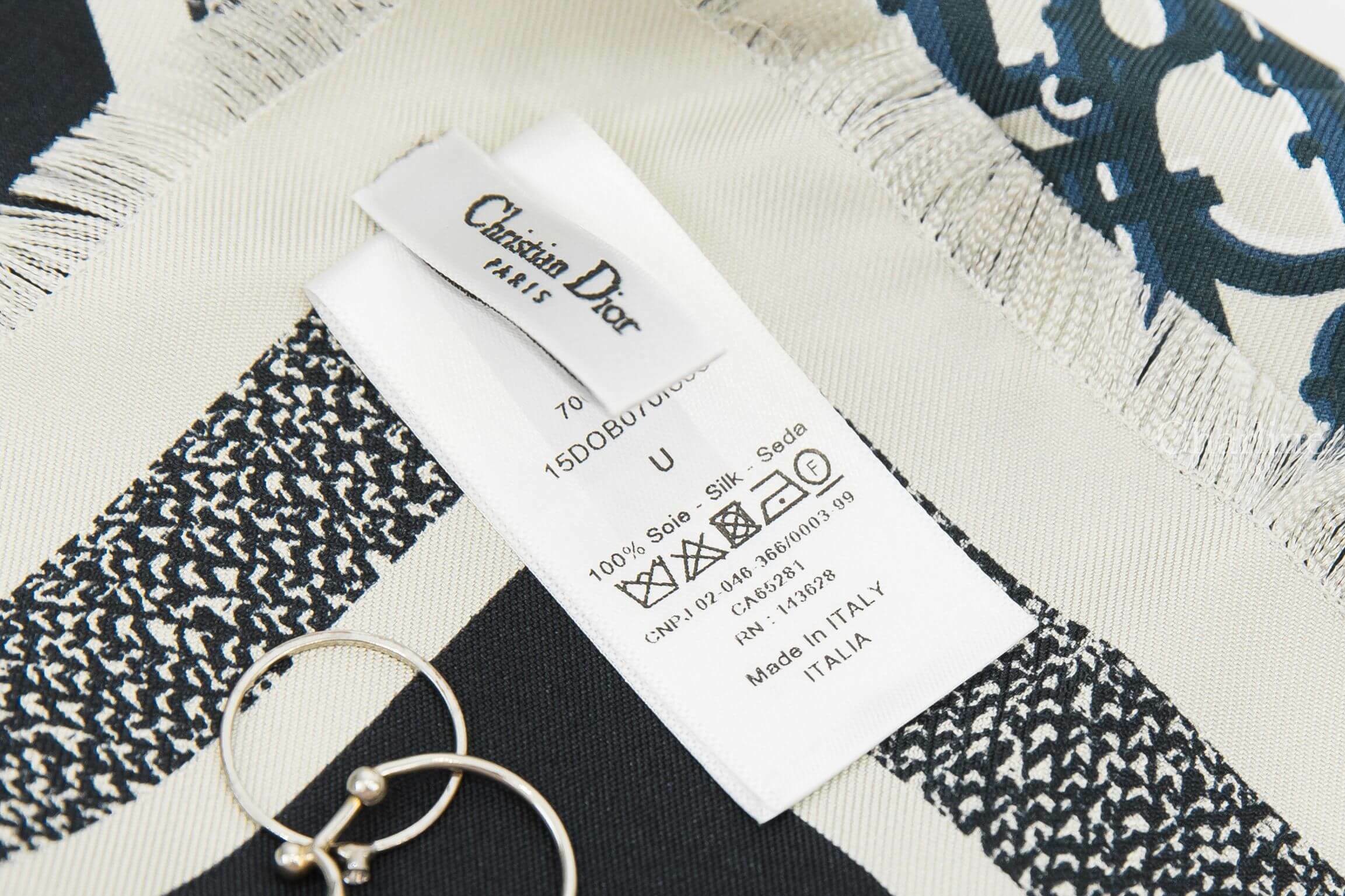 Dior Dior Oblique Diortwin 70 Square Scarf 海軍藍滿版老花白色抽鬚滾邊真絲方巾-Charline Boutique 精品代購