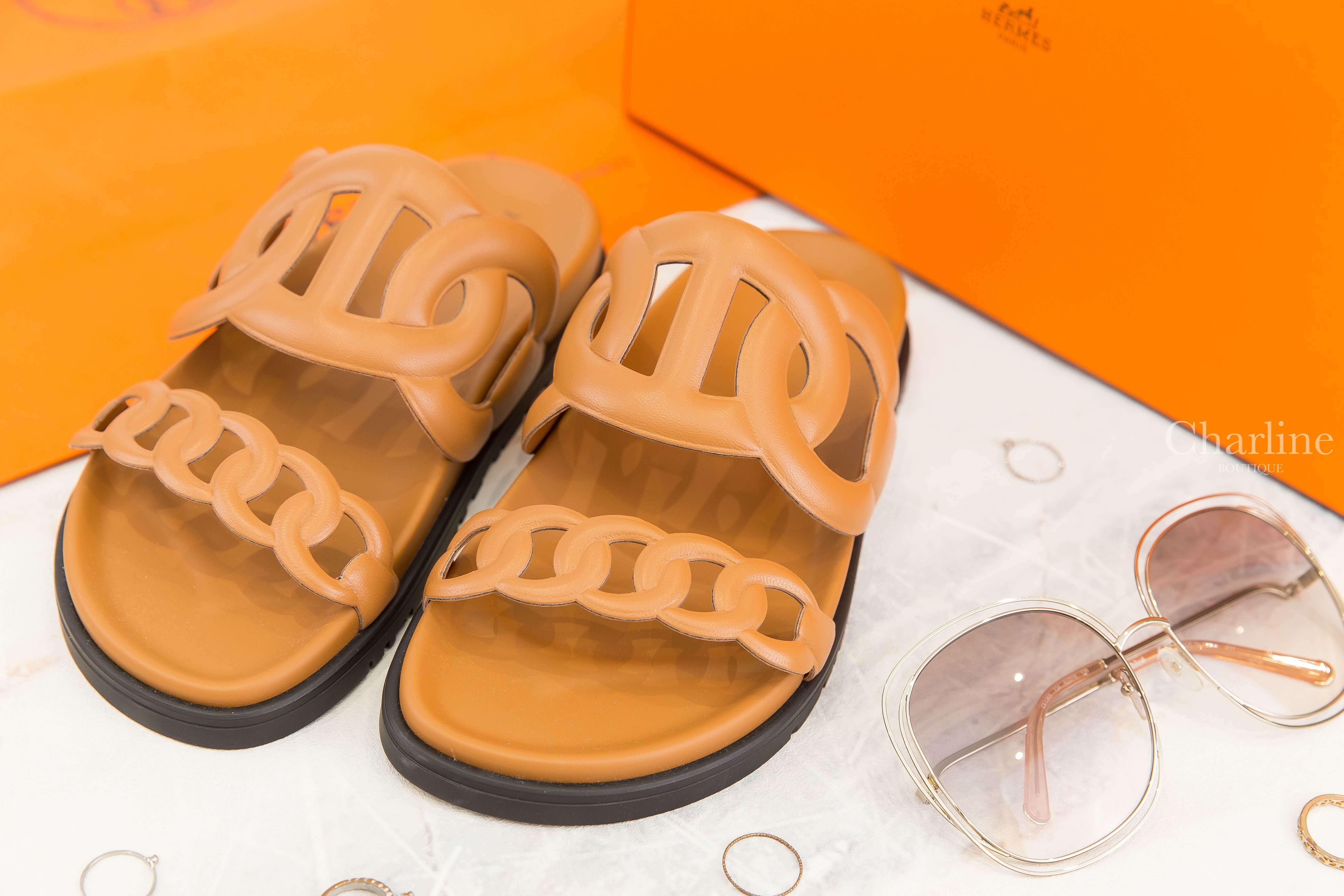 Hermès Extra Sandal 自然駝色θ黑底牛皮平底拖鞋-Charline Boutique 精品代購