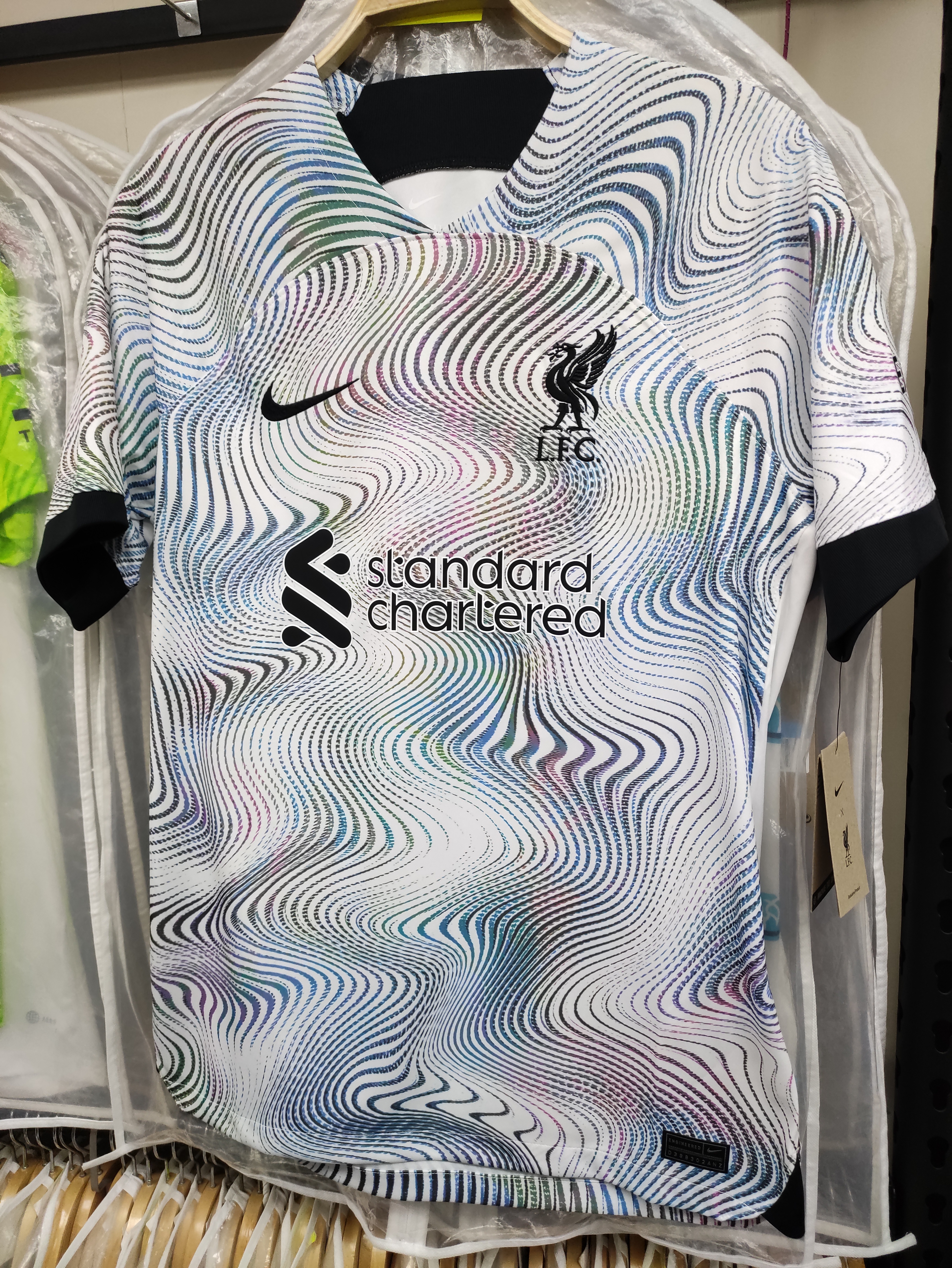 22-23利物浦作客球迷版球衣