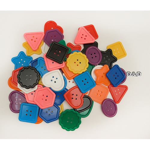 《 少年台製積木 》美勞大鈕扣 ( 8 型 10 色,混合 90 PCS )