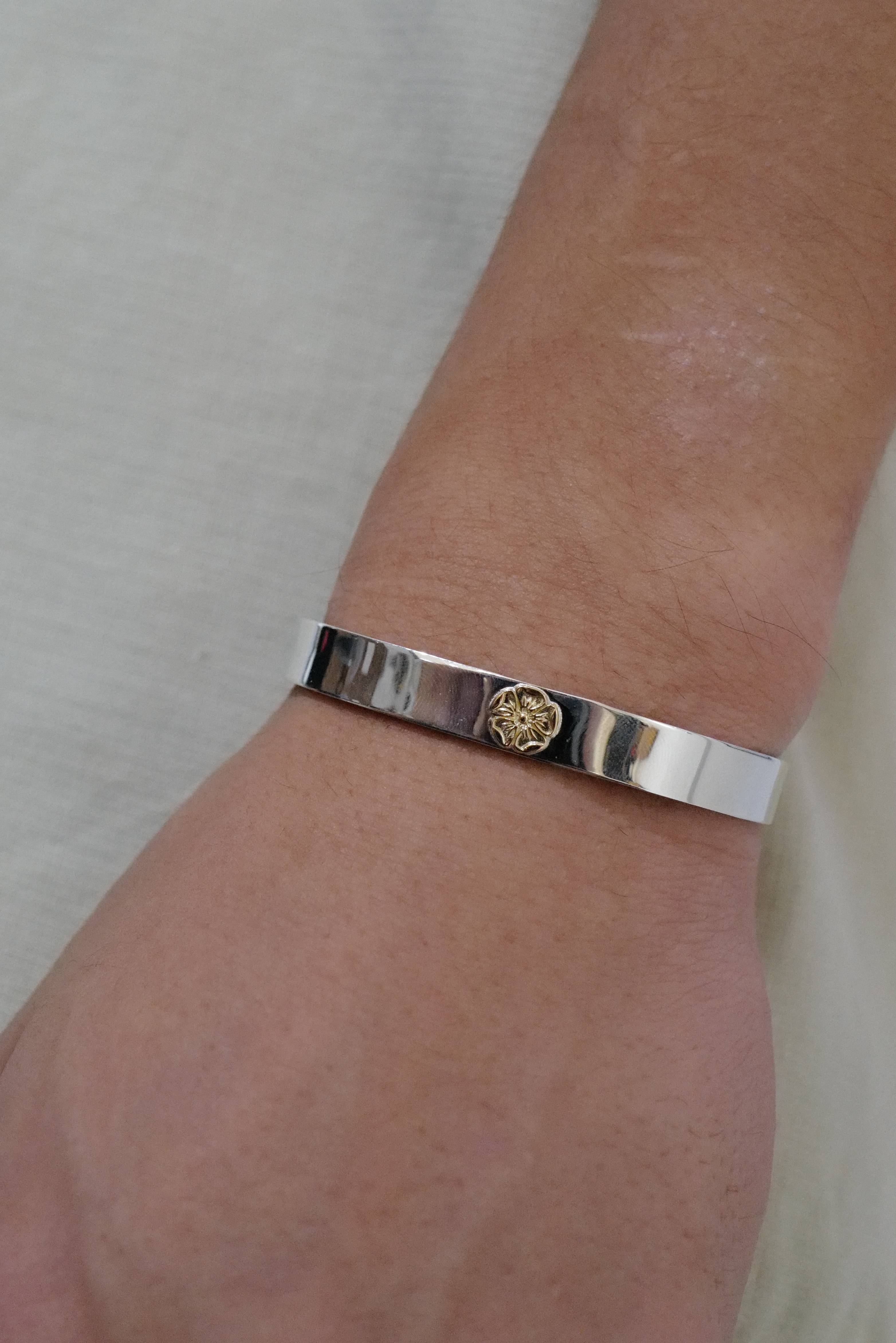 8mm 點金玫瑰平打Bangle