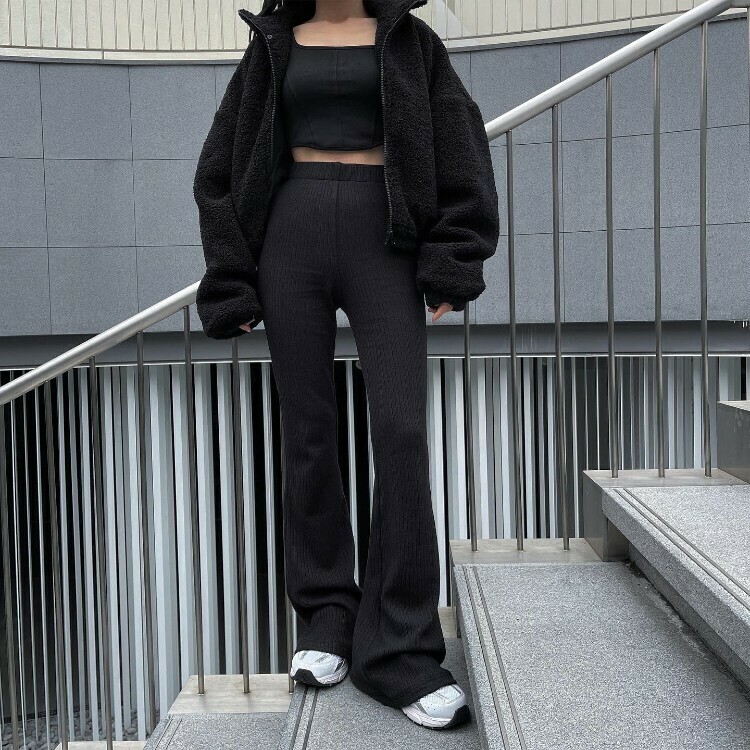 柔軟針織喇叭褲