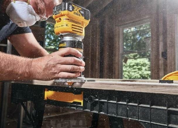 ＊中崙五金【附發票】DEWALT 得偉 20V 無碳刷修邊機 雕刻機 路達 DCW600B (單主機)