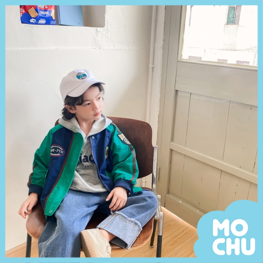 字母徽章撞色外套