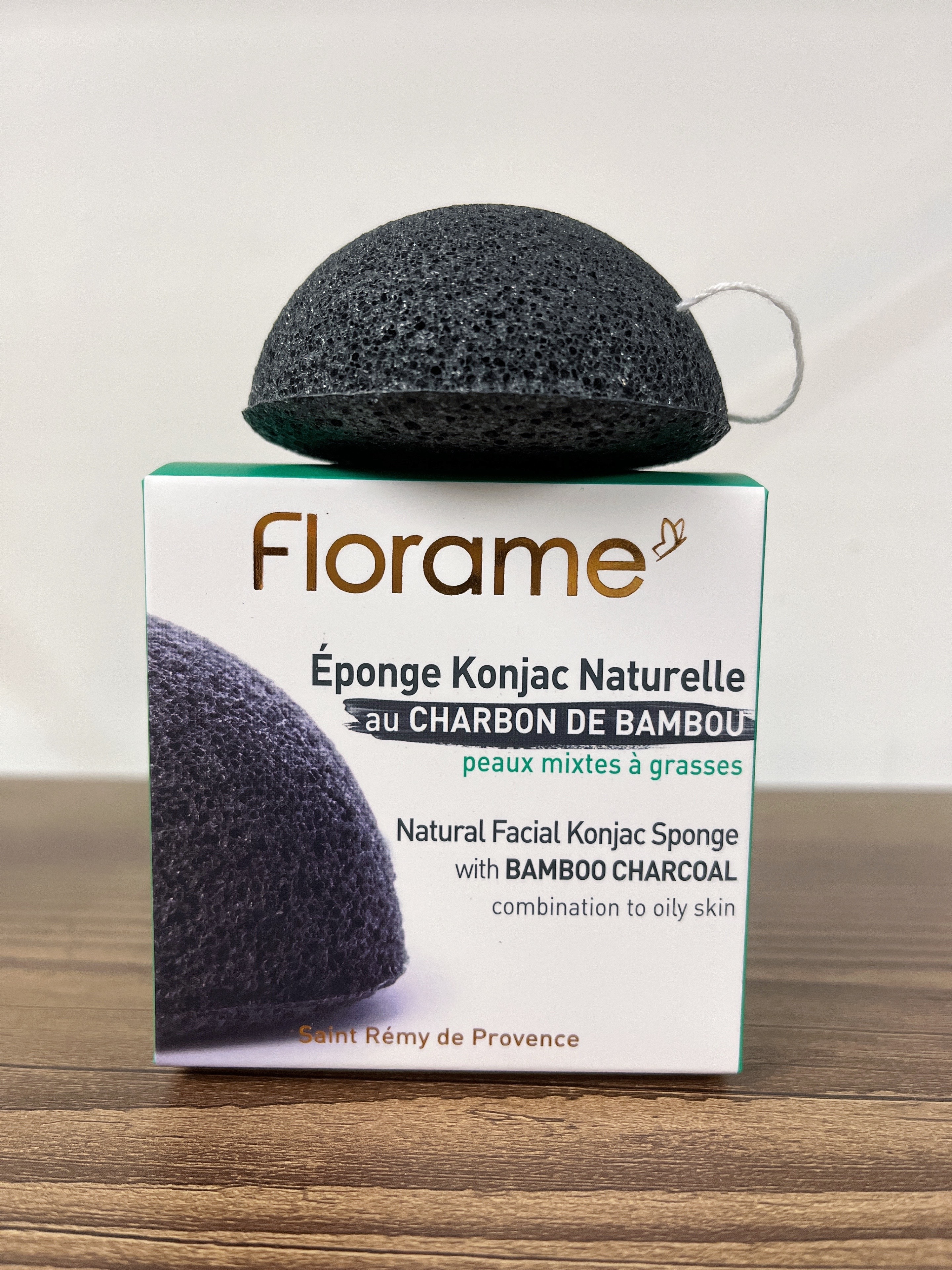 FLORAME Natural Facial Konjac Sponge 天然竹炭魔芋潔面海綿