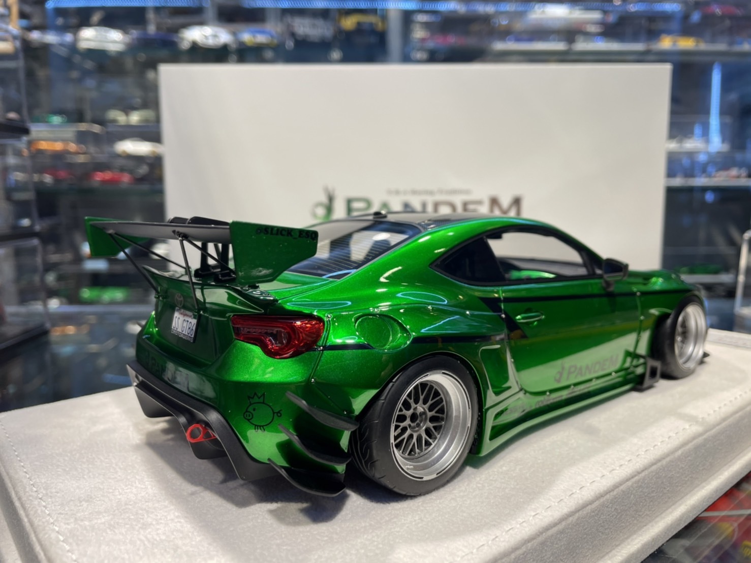 FuelMe PANDEM Rocket Bunny 86 V3 綠色1/18 (樹酯車)